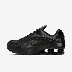 Shox R4 Triple Black
