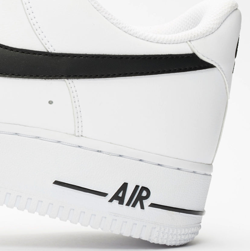 Nike Air Force 1 '07 - White/Black Code - 180