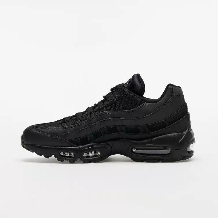 Nike air max 95 “triple black”