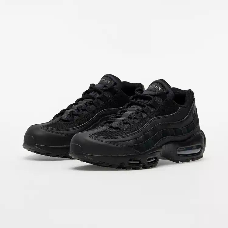 Nike air max 95 “triple black”